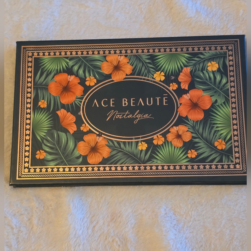 Ace Beaute Nostalgia Palette - Vibrant Orange and Green